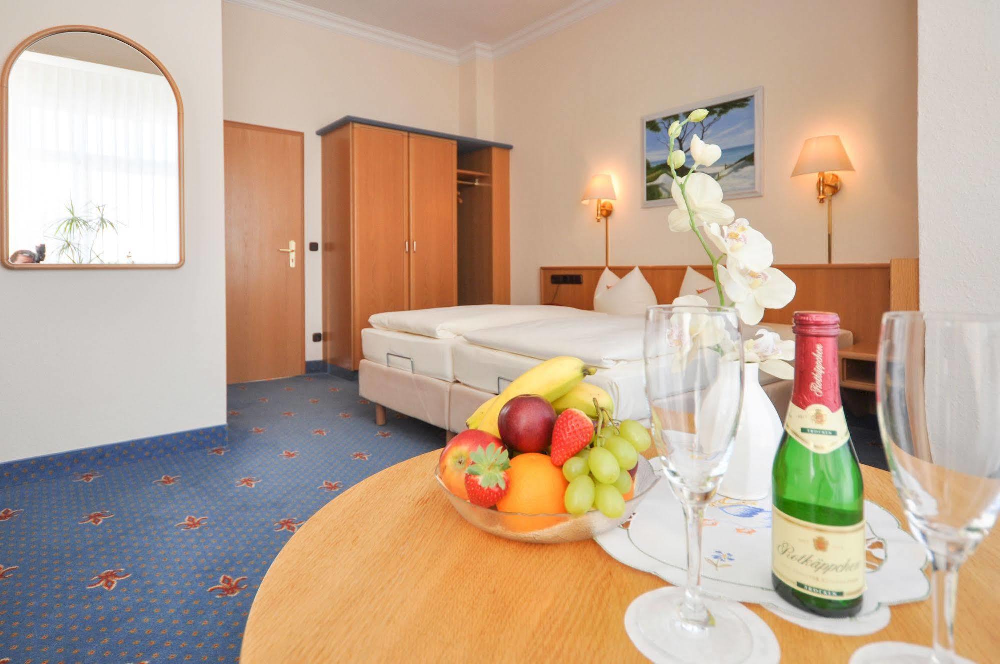 Hotel Binzer Hof 외부 사진